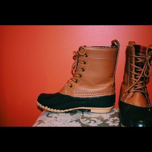 • Sporto duck boots